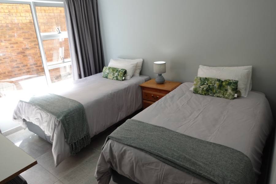 6 Bedroom Property for Sale in Outeniqua Strand Western Cape